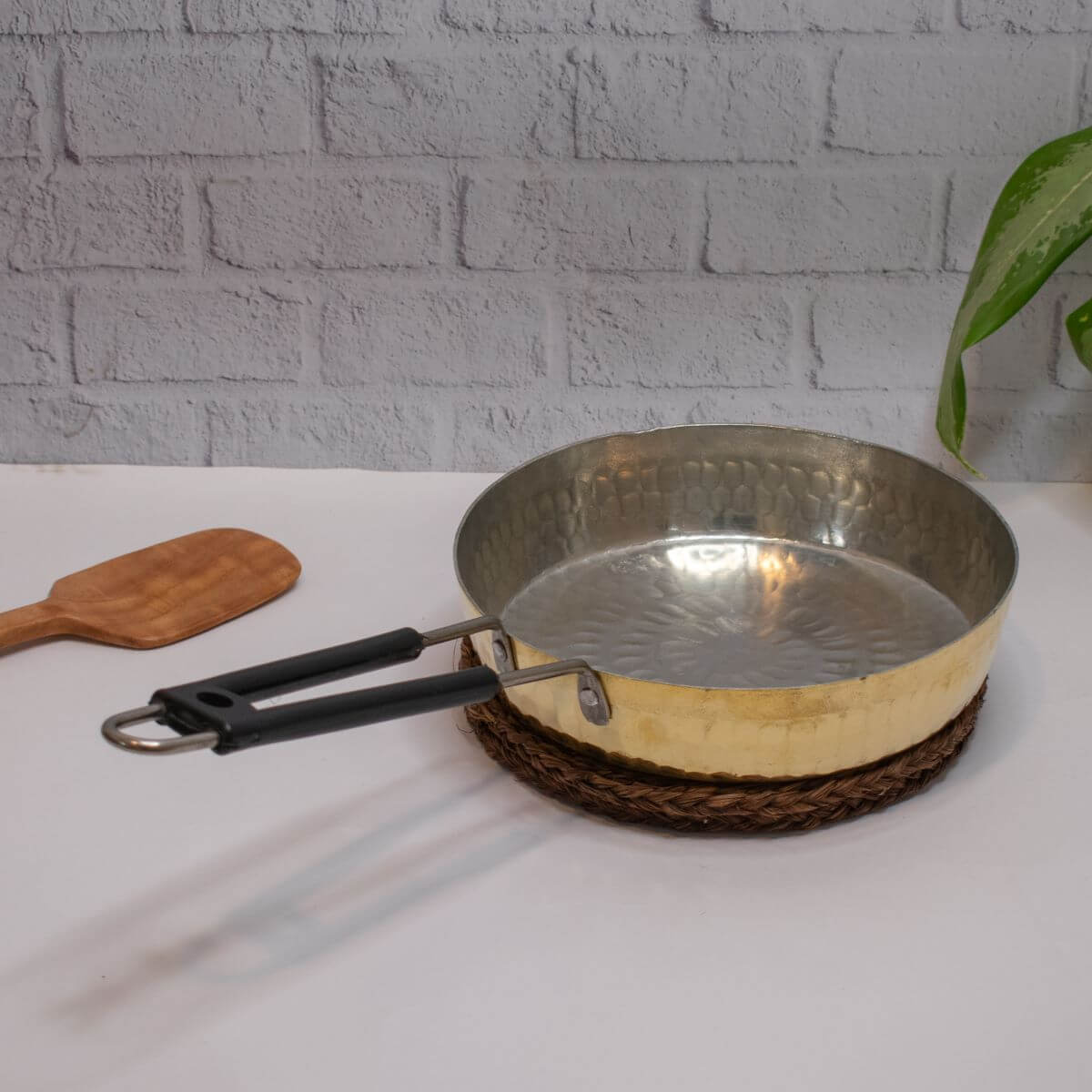 Brass outlet frying Pan