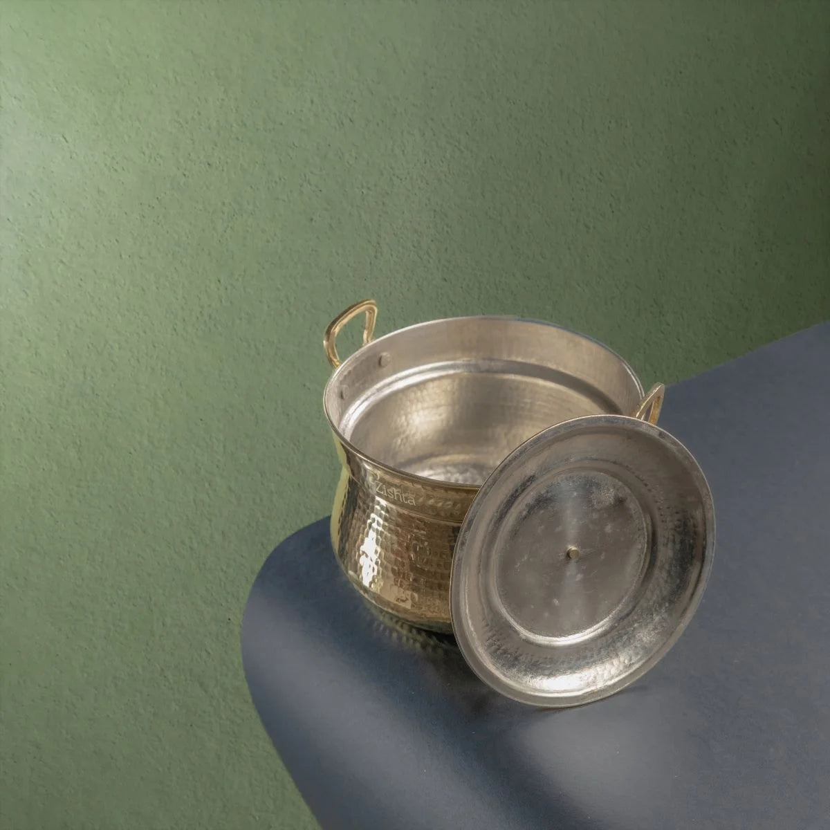 Brass Pot Shakuntala Patra with Lid Top View-Zishta Traditional Cookware