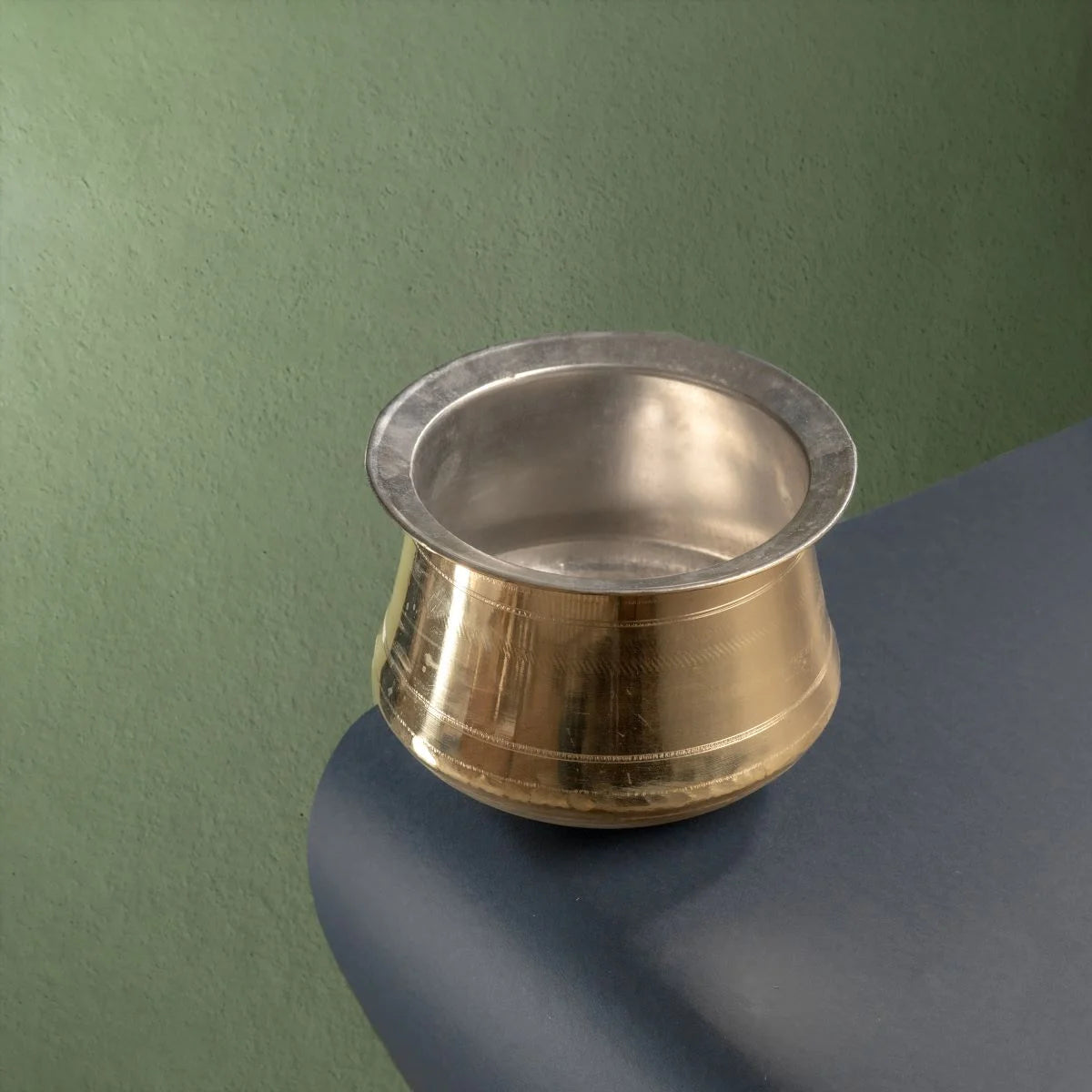 Brass Rice Pot Top View-Zishta Traditional Cookware