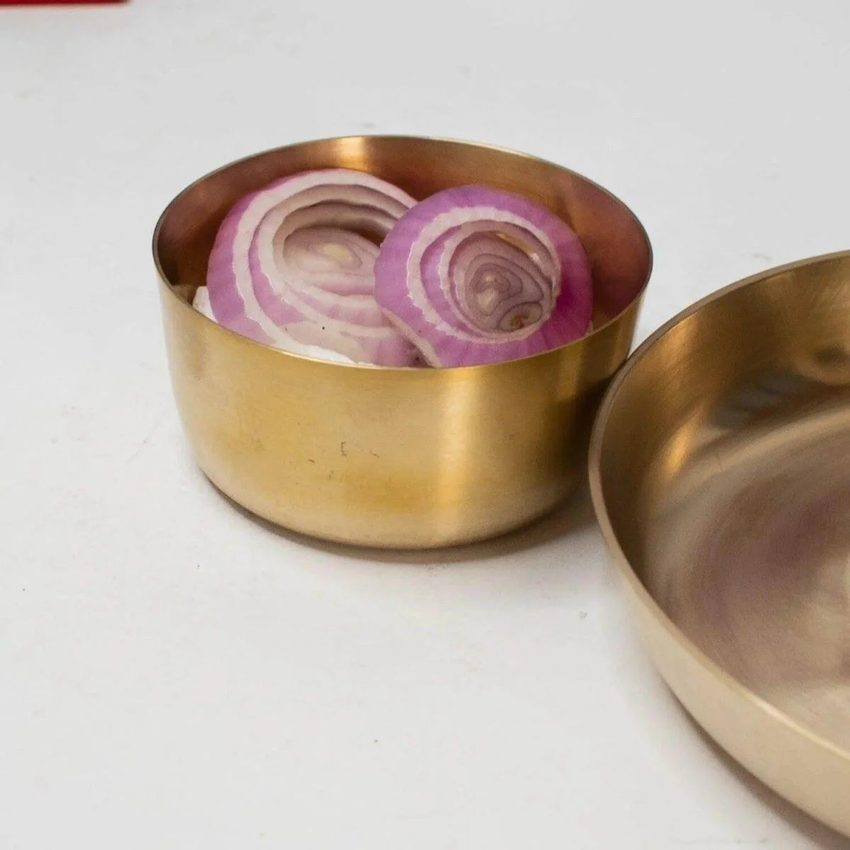 Onions ins Kansa Katori-Zishta Bronze Serveware