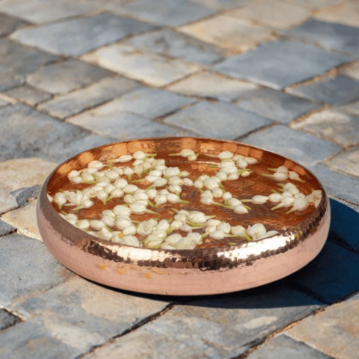 Copper Uruli with flowers-Zishta Pooja Essentials