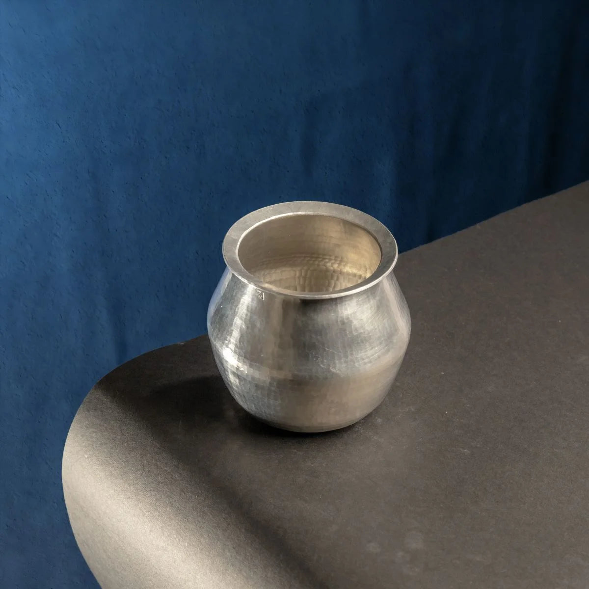 Eeya Chombu-Tin Vessel Mambazham Shape Top View-Zishta Traditional Cookware