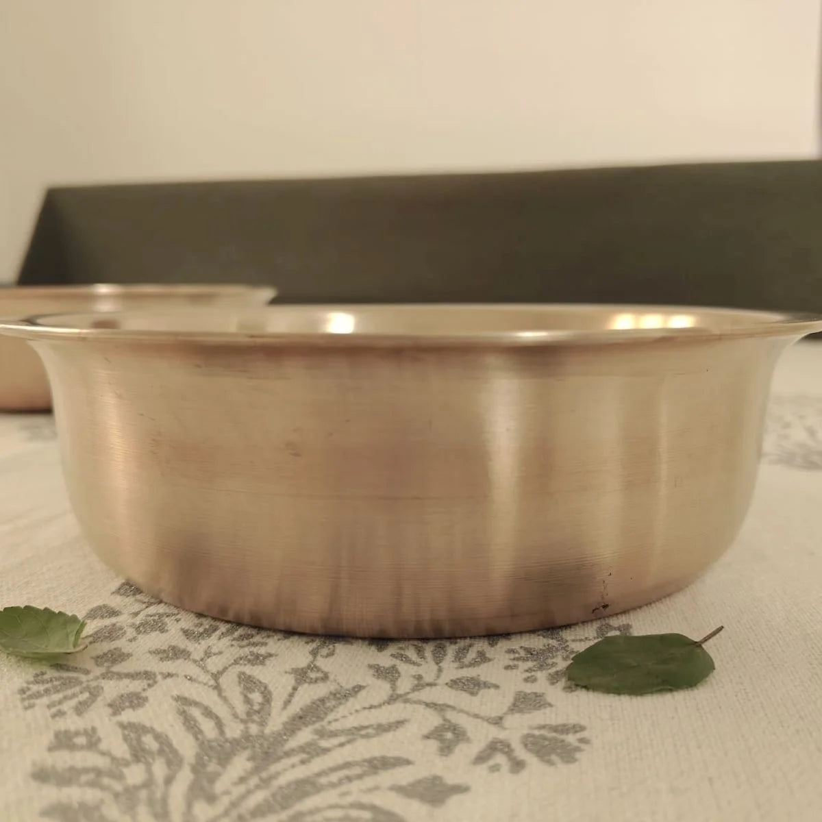 Kansa Tulsi Shallow Pan Tope Side Cloe up View-Zishta Traditional Cookware