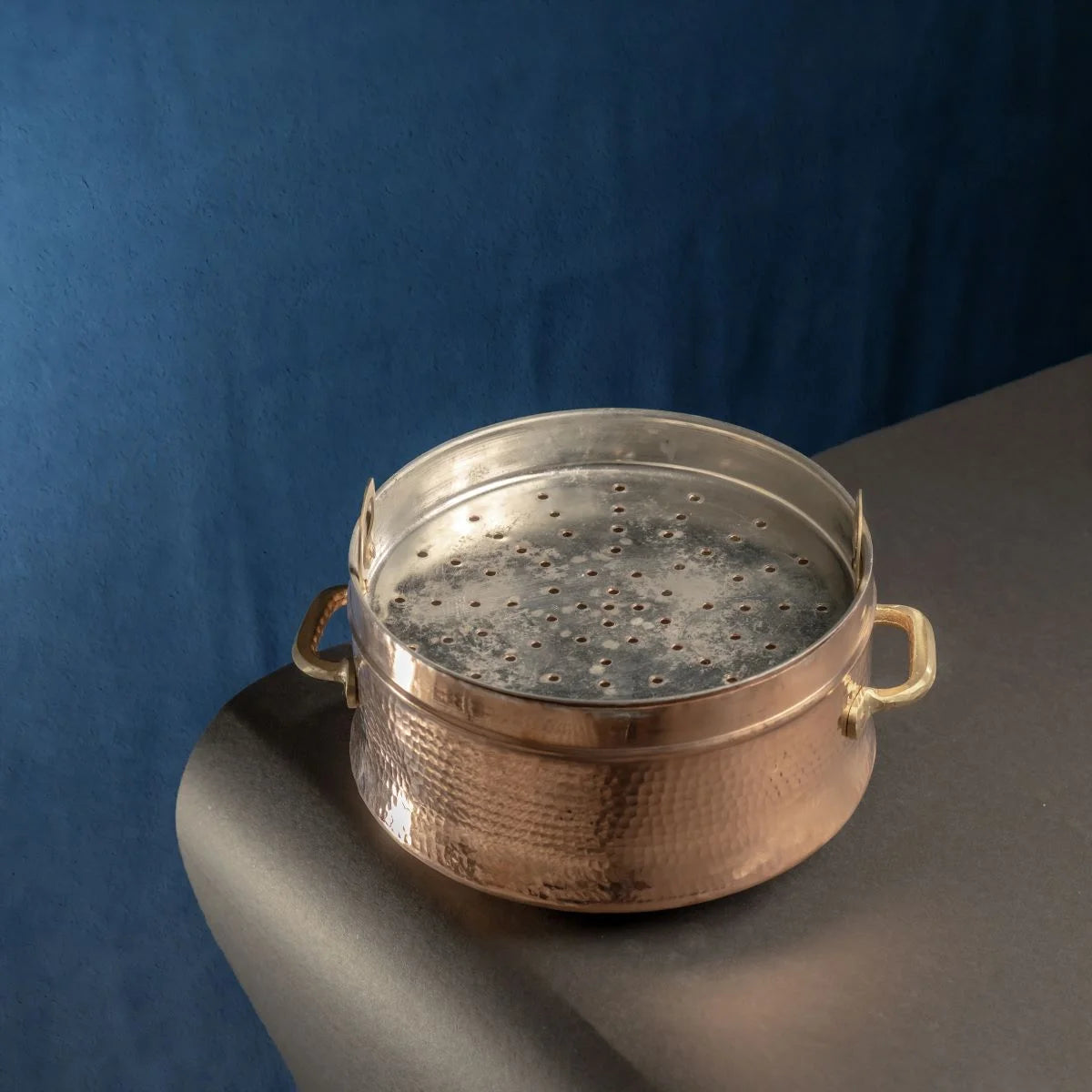 Traditional Copper Modal Patra with Steaming Plate Top View-Zishta Traditional Cookware