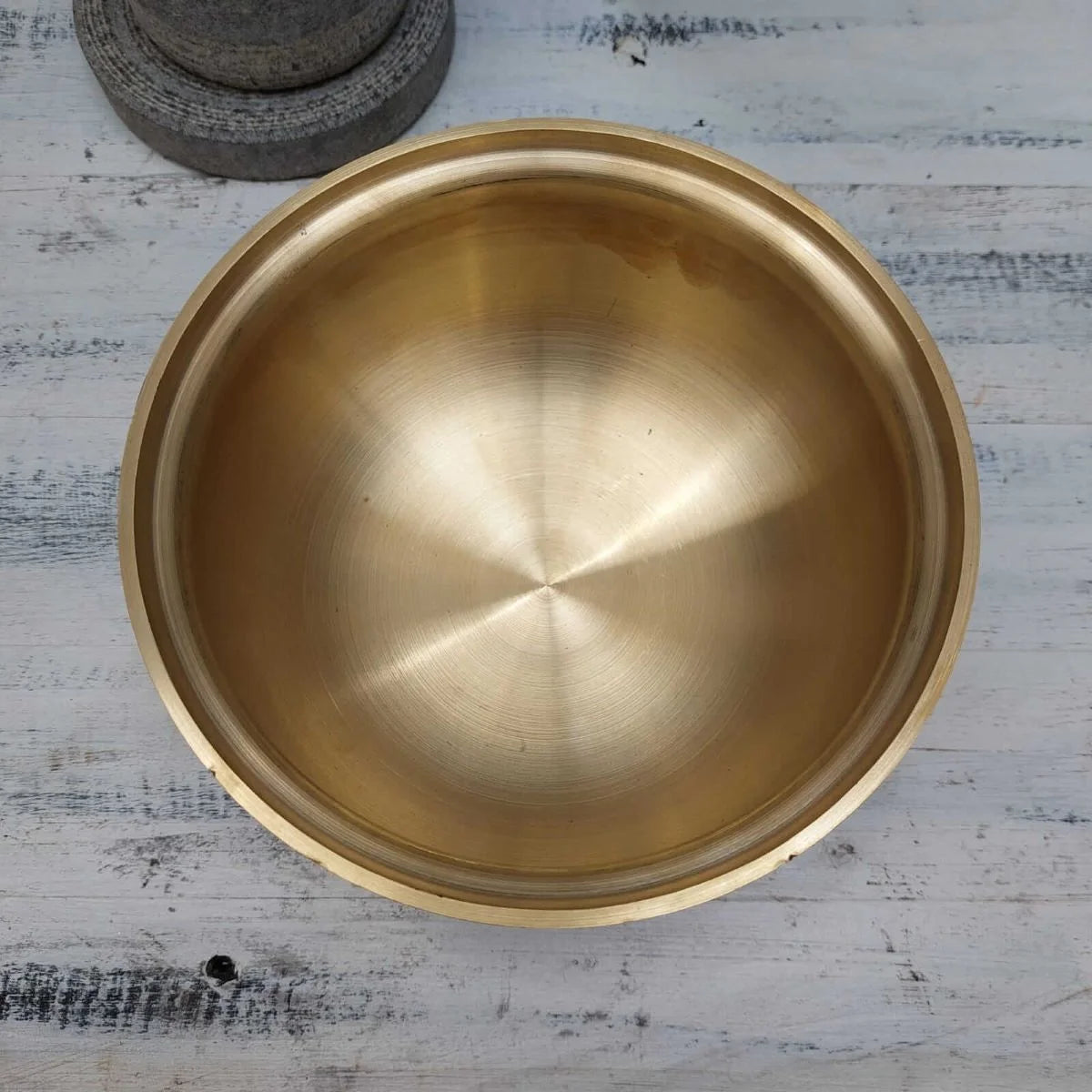 Traditional Vengala Chatti-Bronze Pot-Kaiya Uruli Inside view-Zishta Bronze Cookware