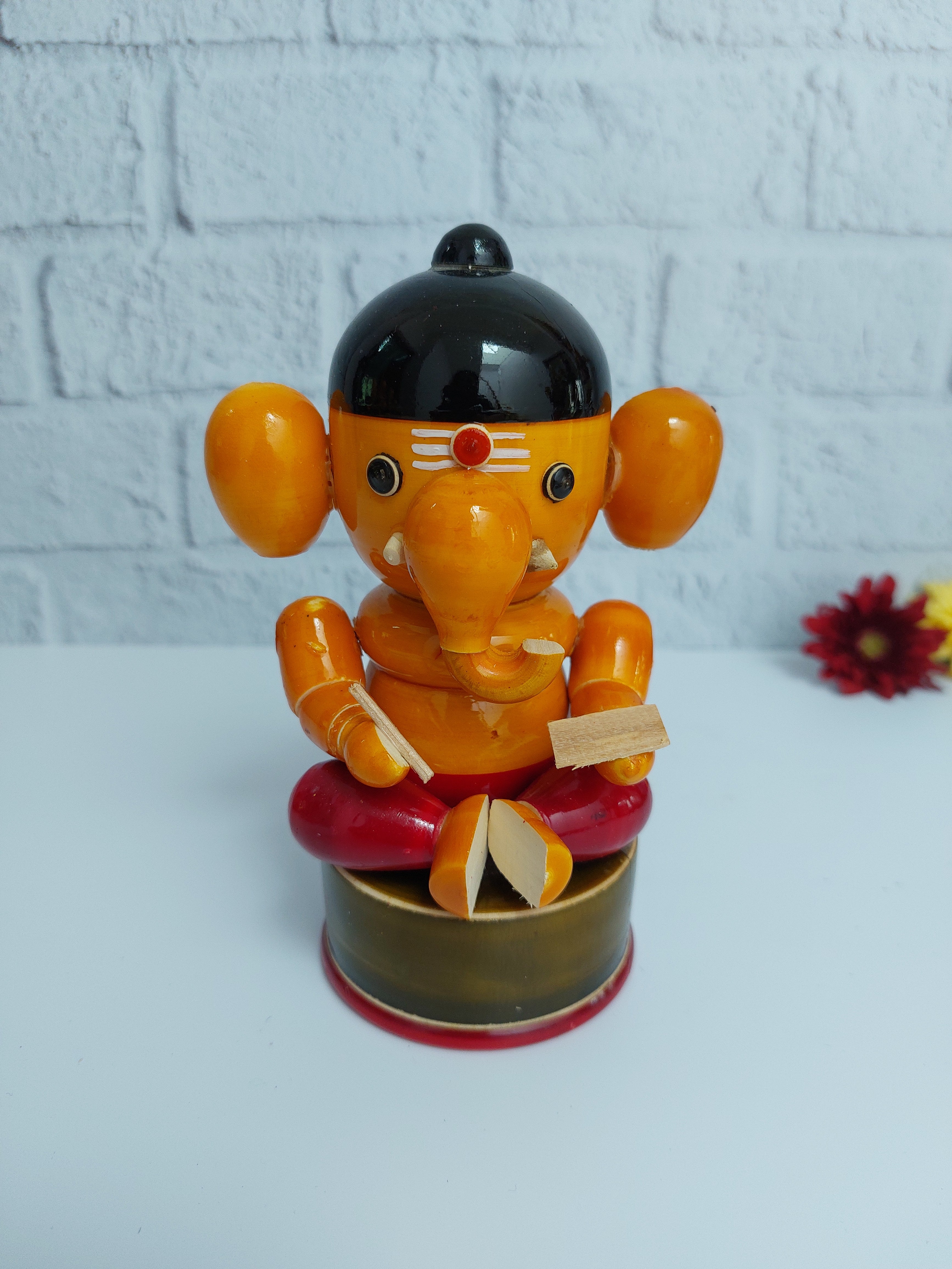 Etikoppaka Book Ganesha 1-Zishta Traditional Home Decor Toys