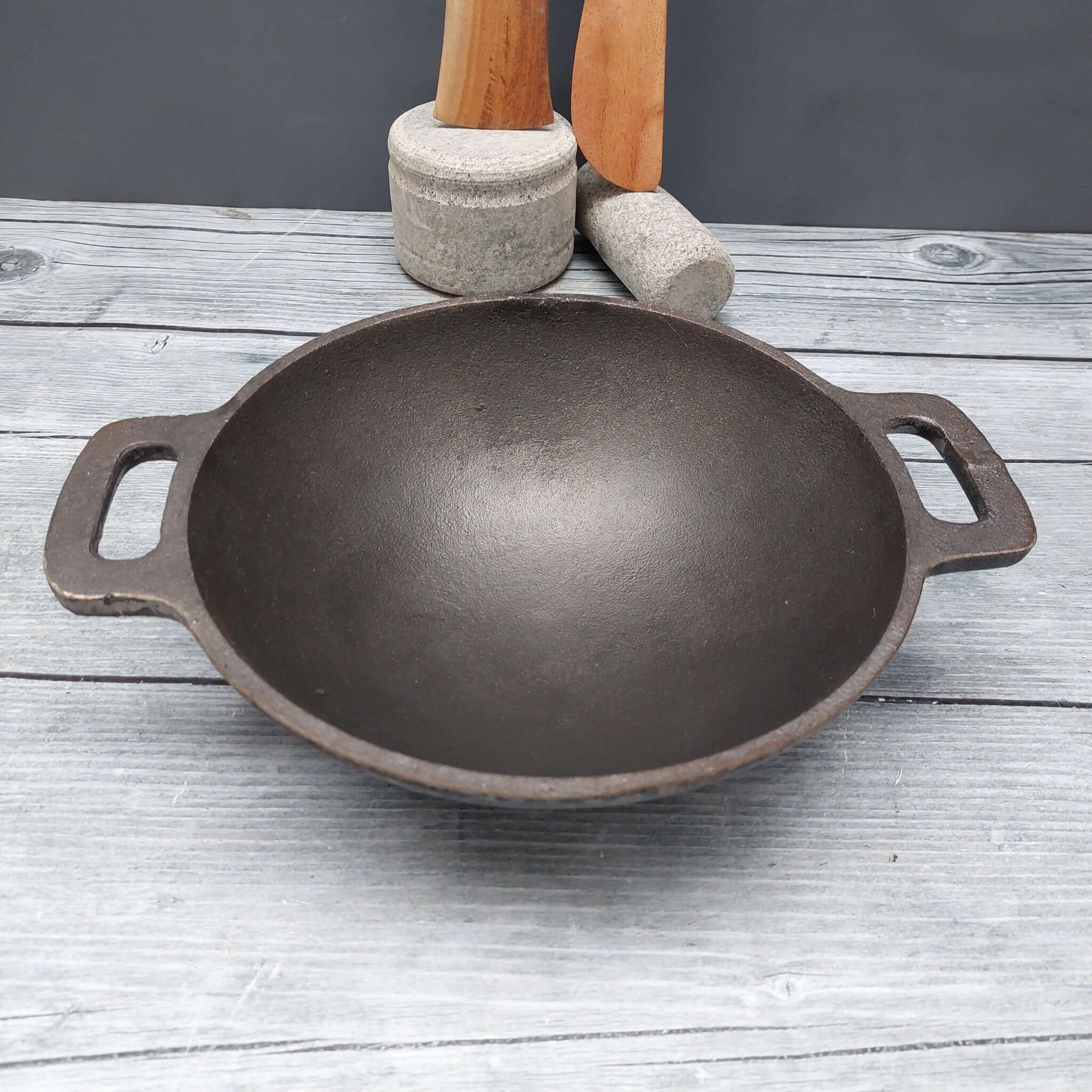 Cast Iron Flat Bottom Kadai 4-Zishta Traditional Cookware