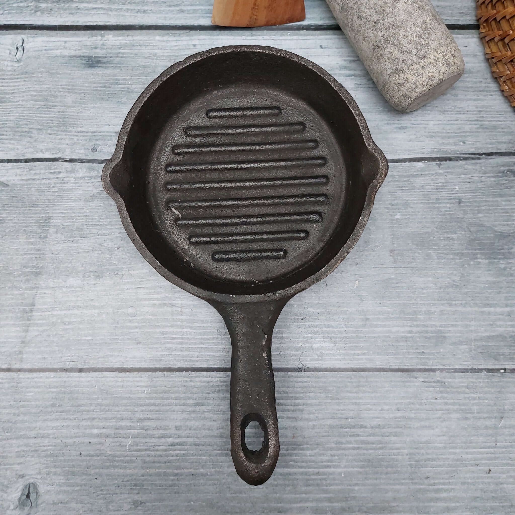 Cast Iron Mini Grill Pan Round 1-Zishta Traditional Cookware