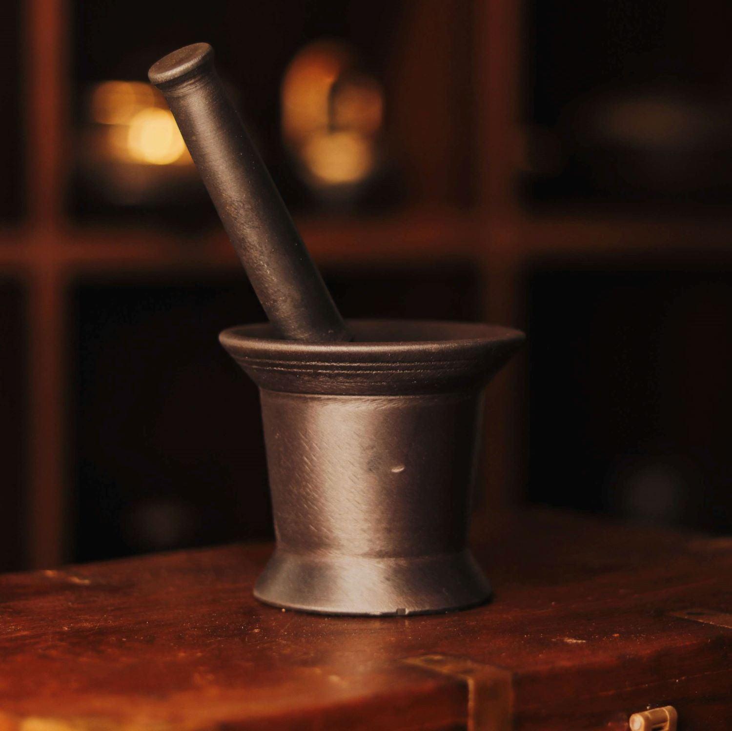 Cast Iron Mortar And Pestle-1-Zishta Kitchen Accessories