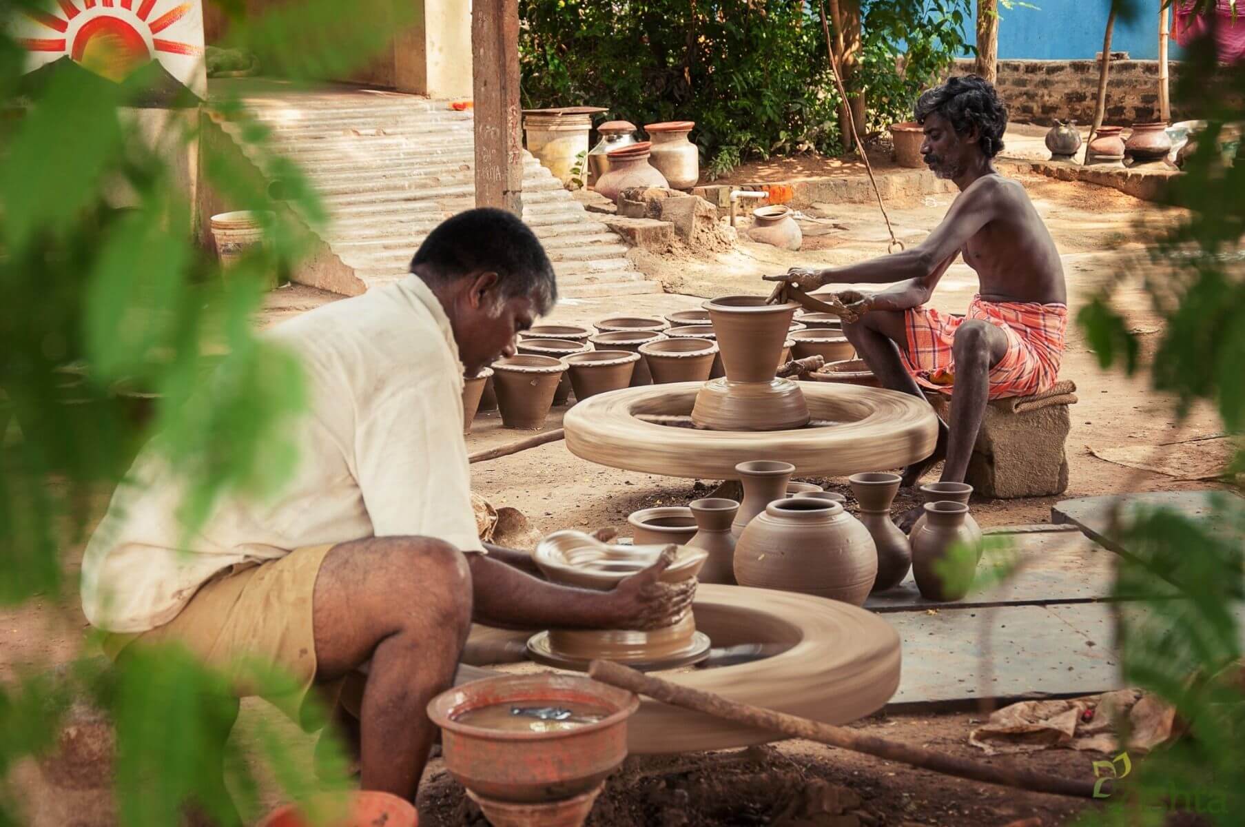 Clay Kadai Making 3-Zishta Traditional Cookware