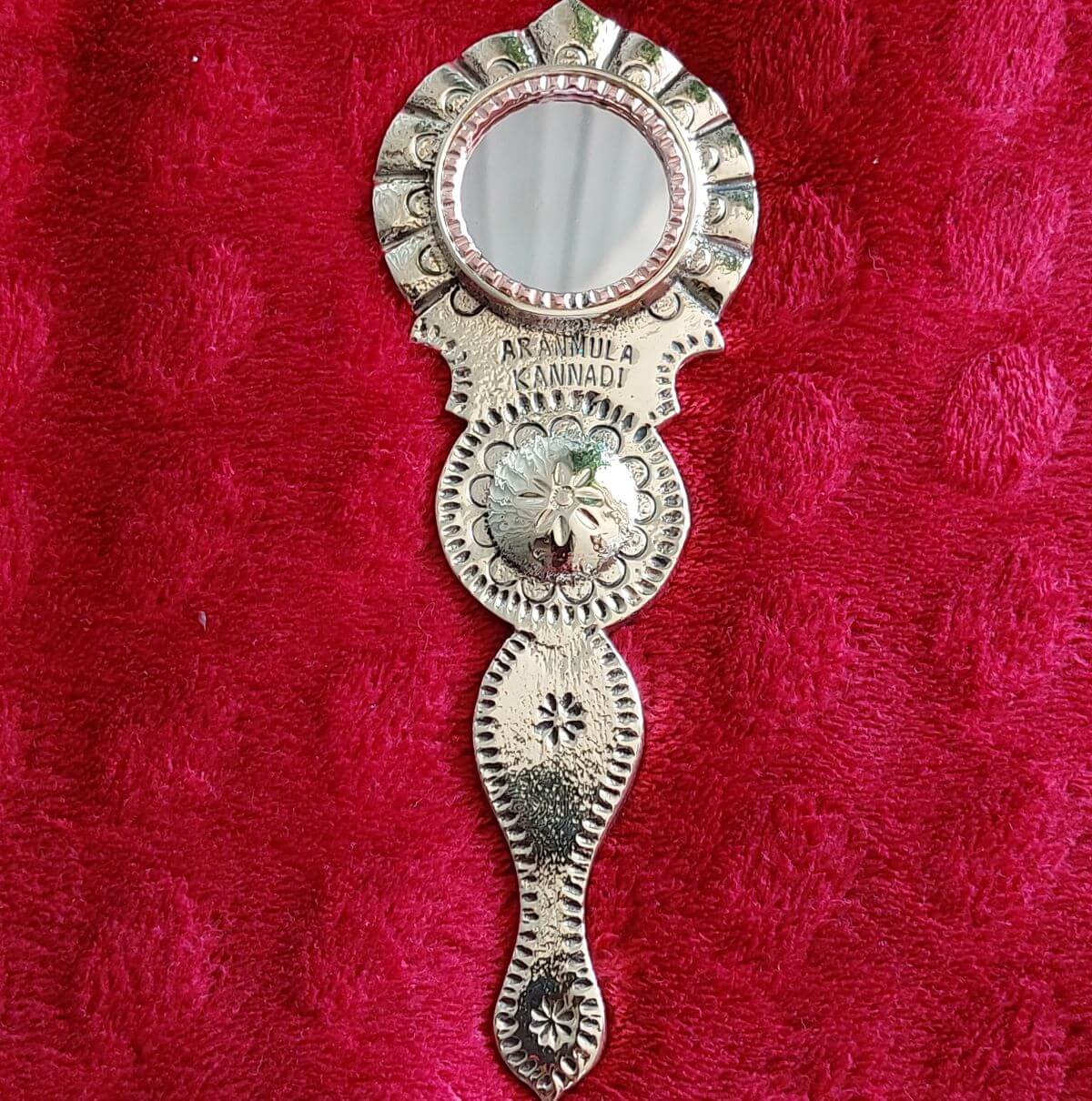 Aranmula Kannadi Frill Edge Mirror-Zishta Traditional Home Decor