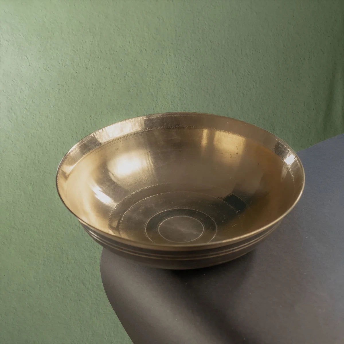 Brass Basin Paraat Top View-Zishta Traditional Kitchen Accessories