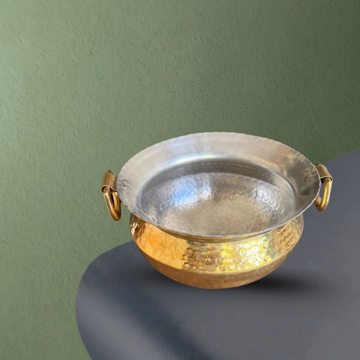Brass Sipri Handi Top Inside View-Zishta Traditional Cookware