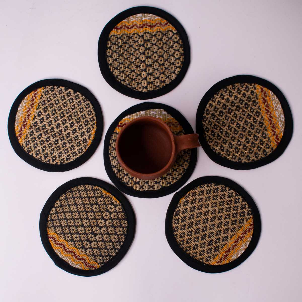 Madur Grass Coaster-Round-Black-1-Navratri Gift-Zishta Traditional Home Decor