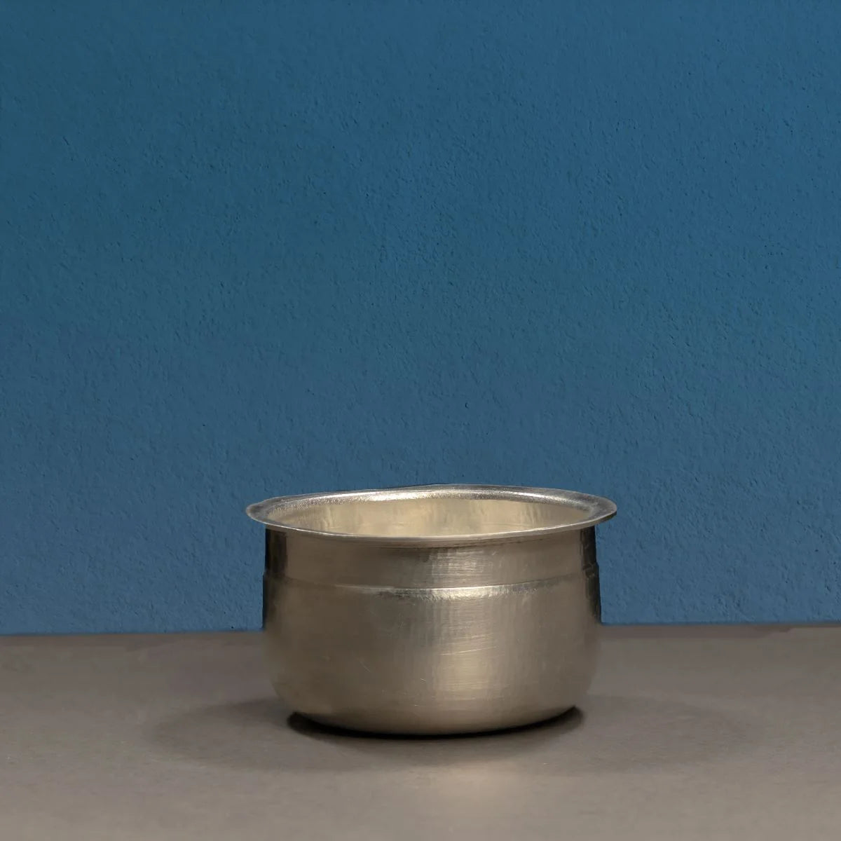 Eeya Chombu-Tin Vessel Kinnam Shape Side View-Zishta Traditional Cookware