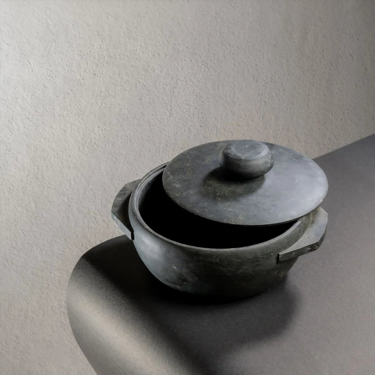 Seasoned Soapstone Cookware Kalchatti with Lid Top View-Zishta Traditional Cookware