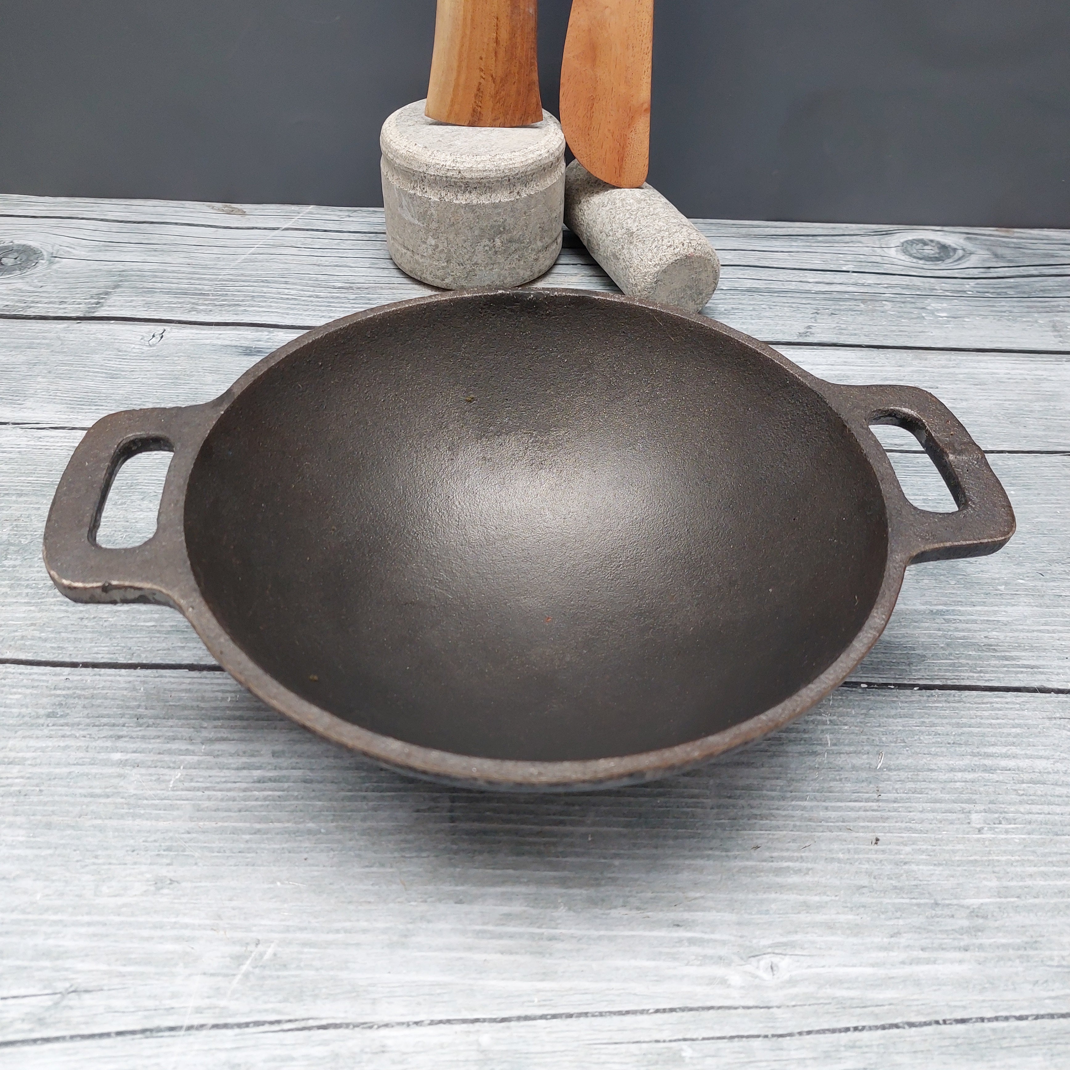 https://zishta.com/cdn/shop/products/Cast-Iron-Flat-Bottom-Kadai-Zishta-Traditional-Cast-Iron-Cookware-2.jpg?v=1659778858&width=3472