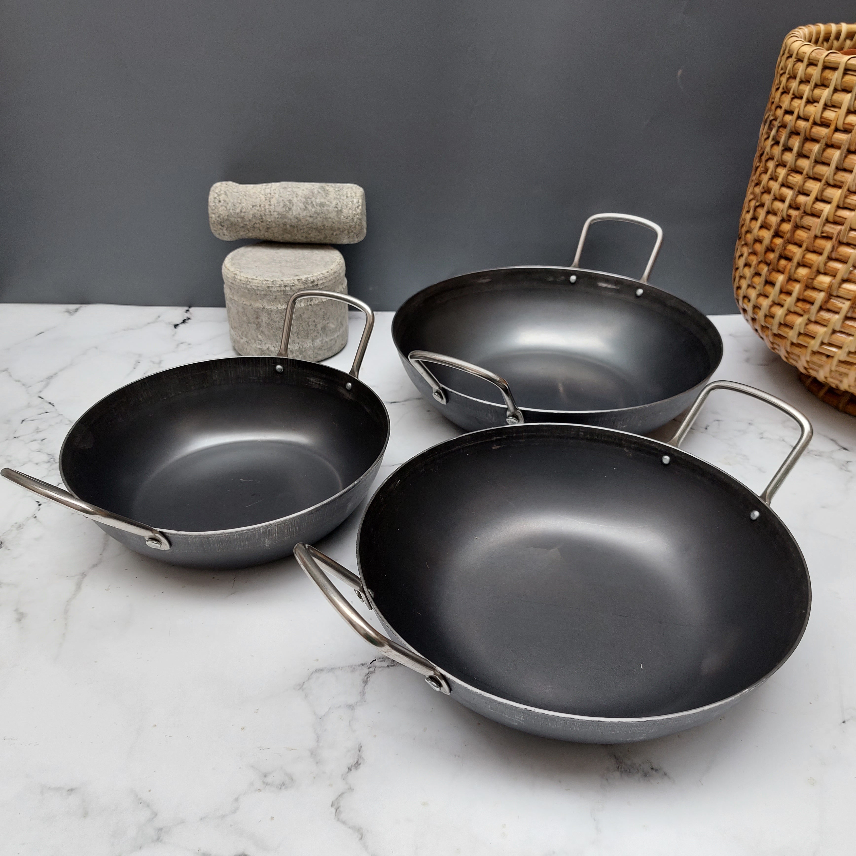 https://zishta.com/cdn/shop/products/Pure-Iron-Flat-Bottom-Kadai-Zishta-Traditional-Pure-Iron-Cookware-5.jpg?v=1658146806&width=3472