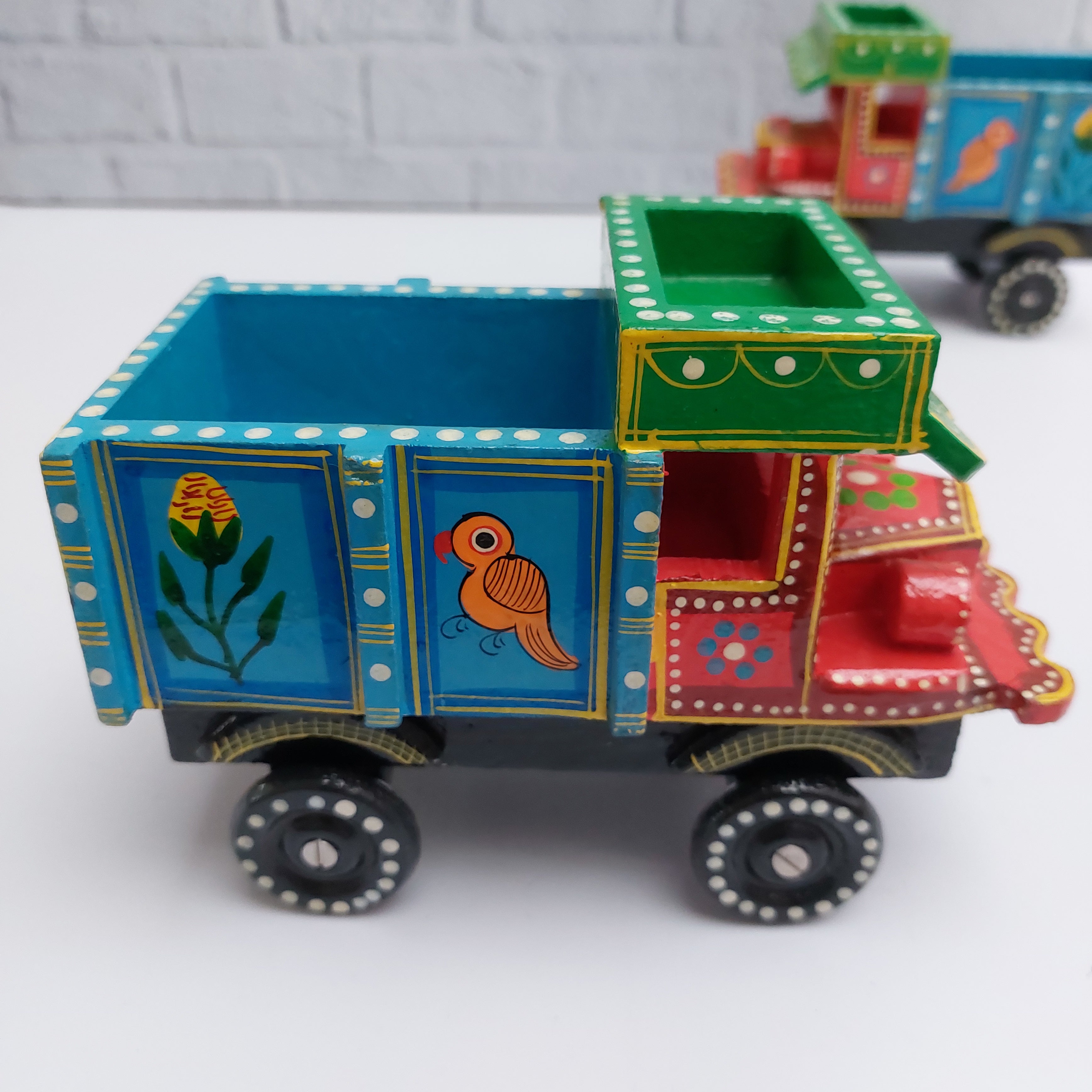 Etikoppaka Lorry Blue And Red 1-Zishta Traditional Home Décor Toys